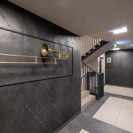 Spacious For 4 People By Renters Prestige