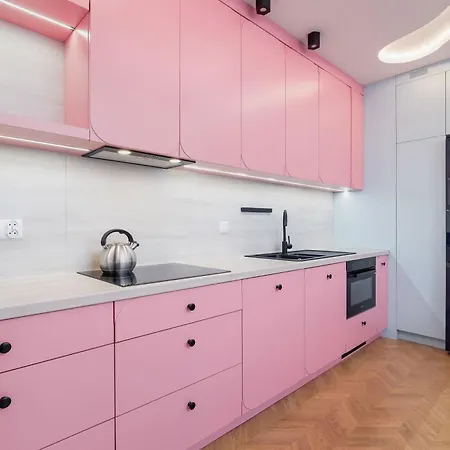 Spacious For 4 People By Renters Prestige Apartment *